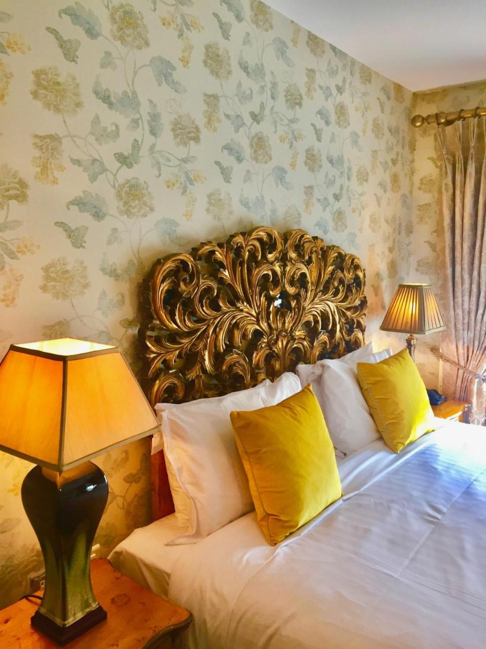 Heritage Period-Style Room,762487282:JPEG